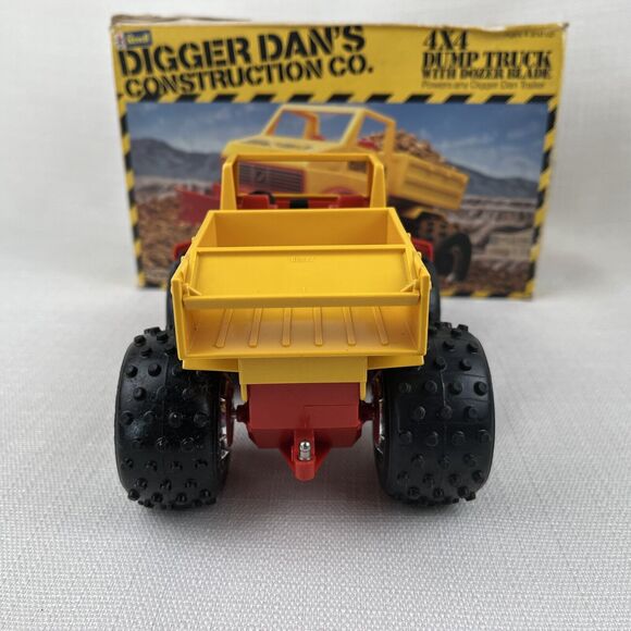 1984 Revell Digger Dan's Construction 4x4 Dump Truck Dozer Blade-  Works!‎ Rare! - Picture 12 of 16